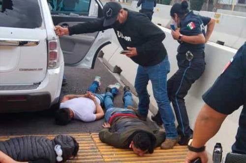 Persecución, balacera, heridos y detenidos en autopista Tulancingo-Pirámides